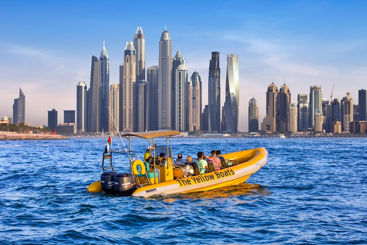 Cruise with speedboat from Dubai Marina