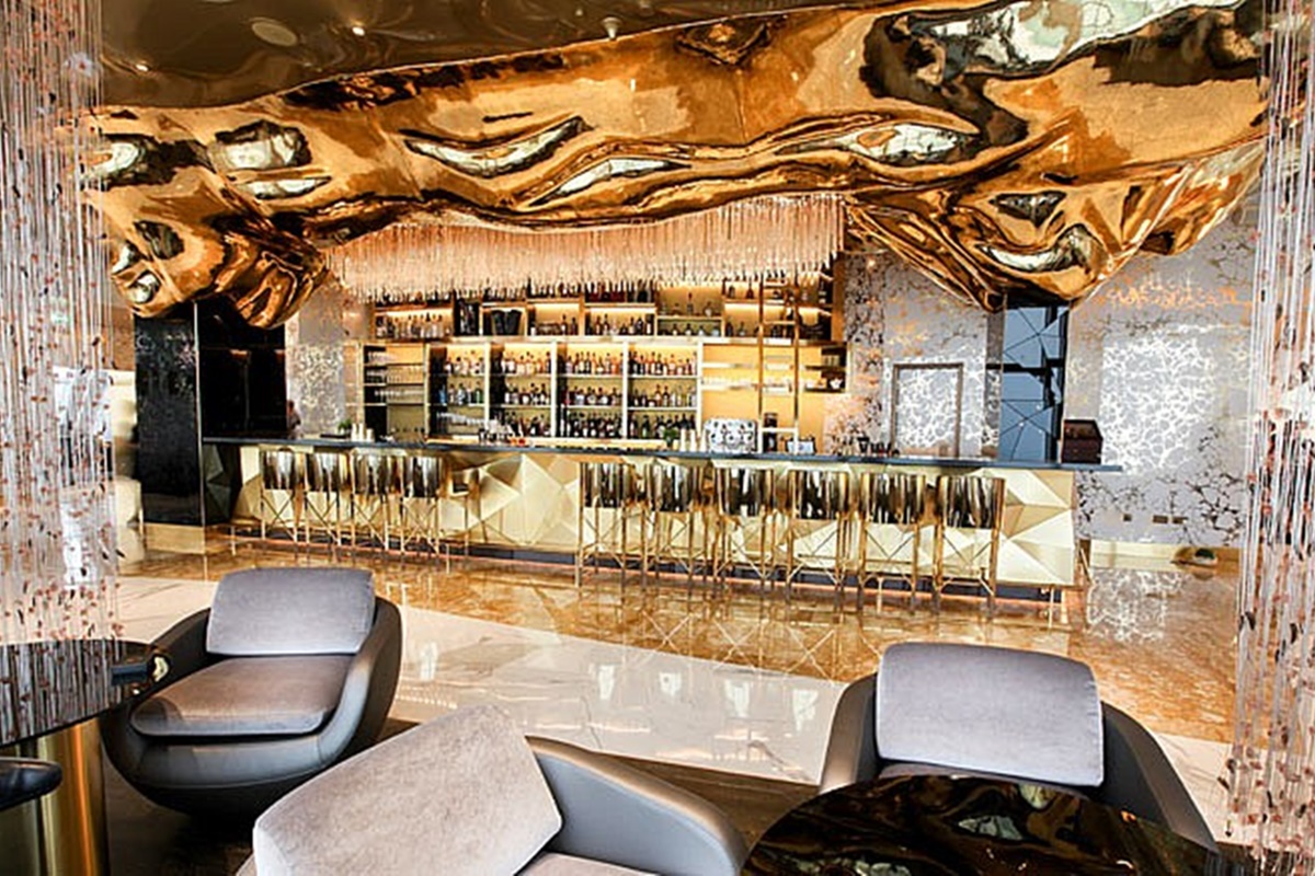 Burj Al Arab Cocktail In Gold On 27 Stopovertrips Com